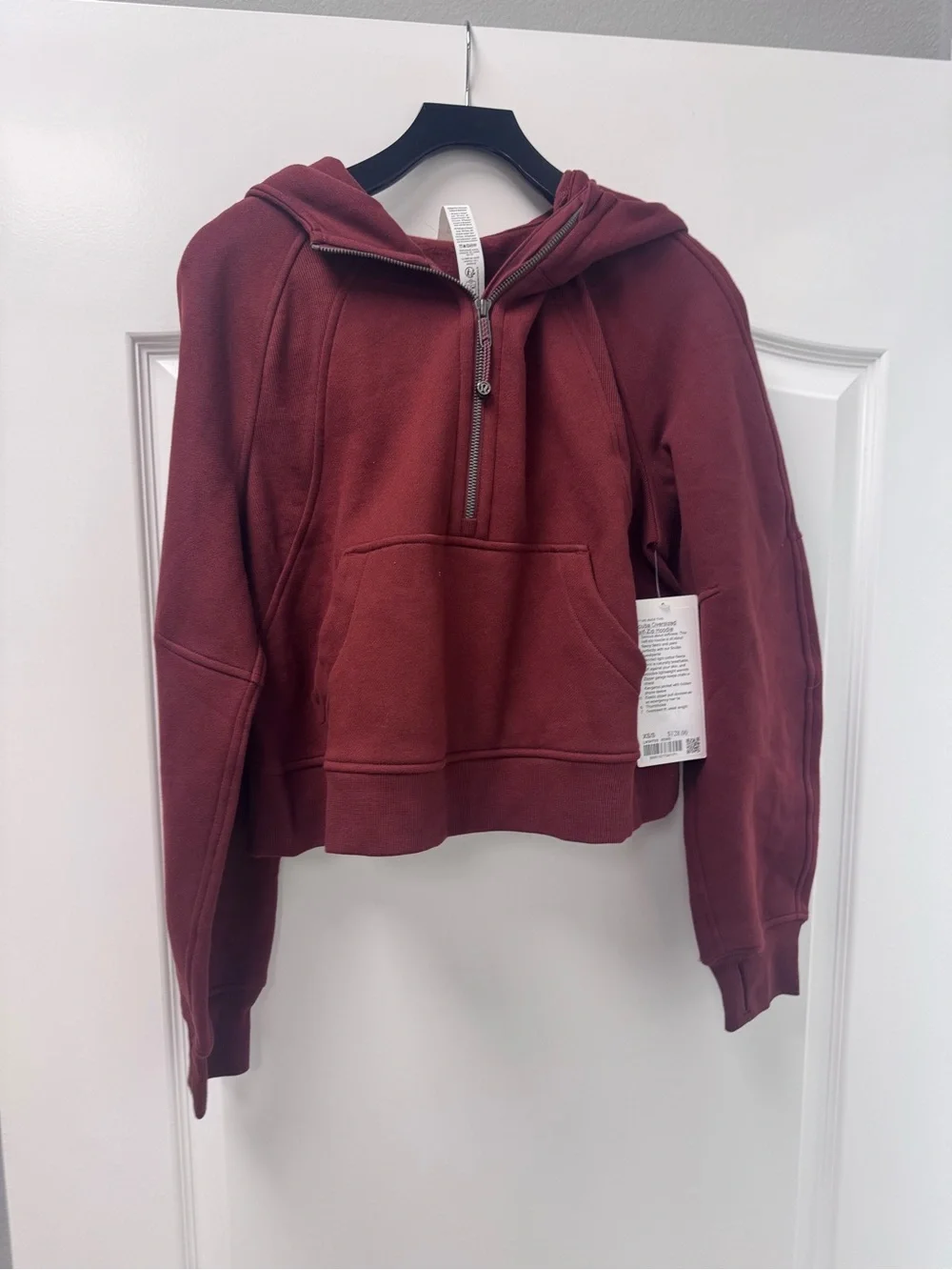 lululemon athletica Cropped Half-Zip Hoodie in Burgundy